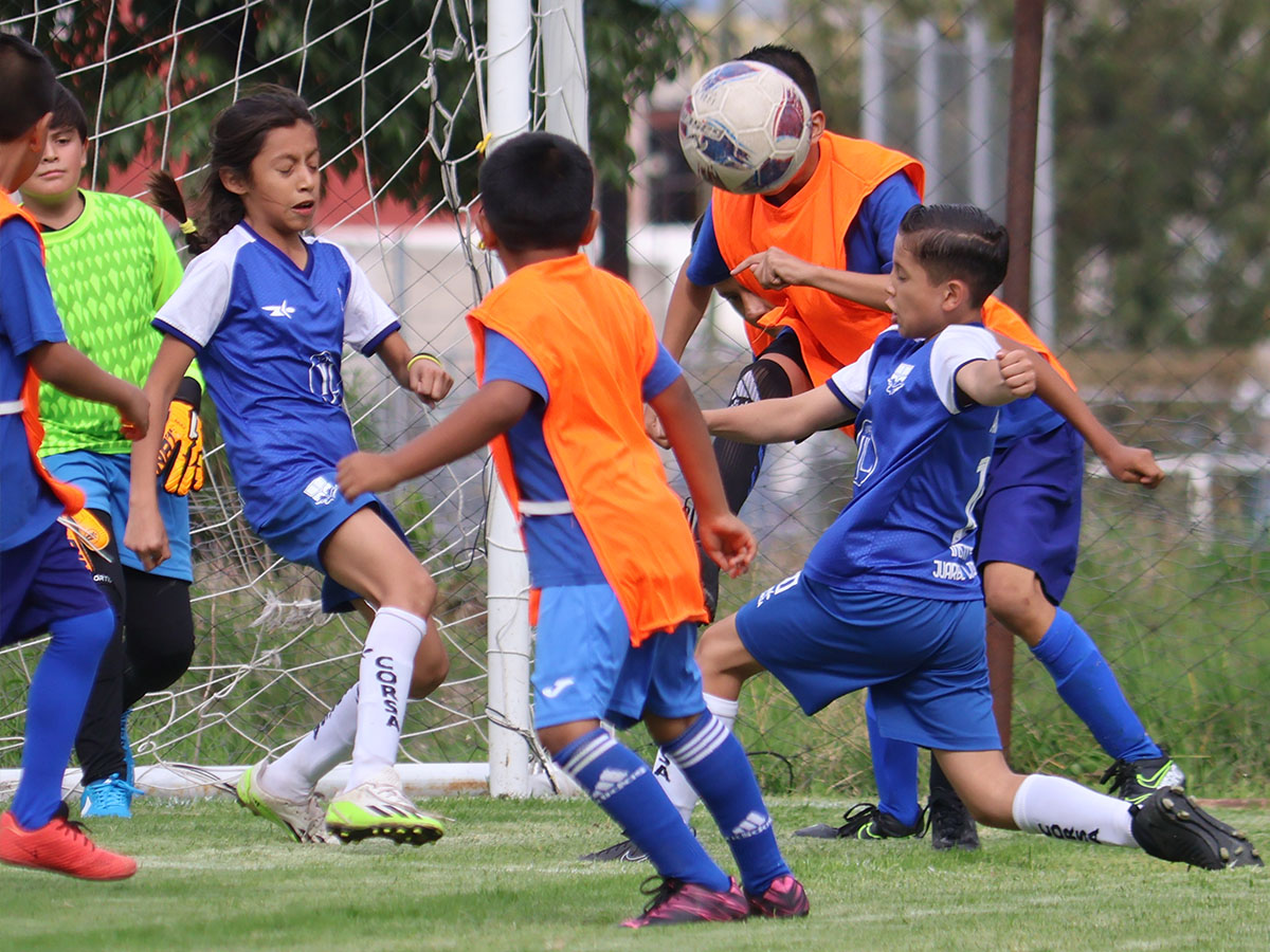 match de football communautaire au Mexique