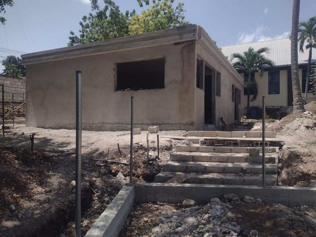 entr&eacute;e des vestiaires